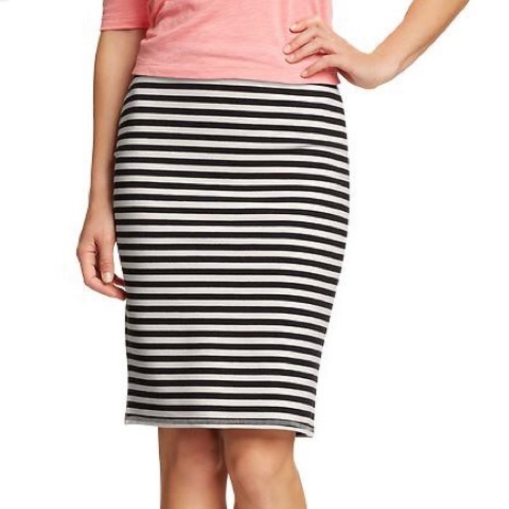 Black and White Striped Knit Pencil Skirt